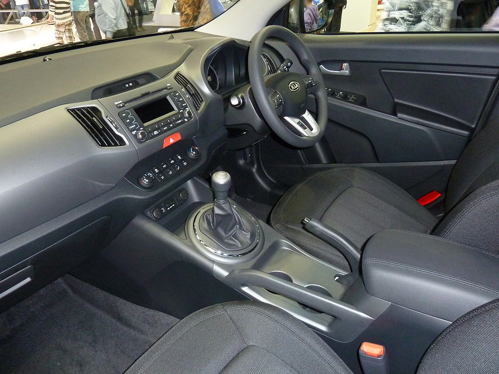 Kia Sportage SL interior Autodrivel