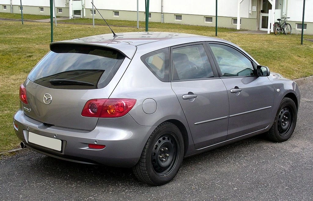 Mazda 3 BK rear side autodrivel