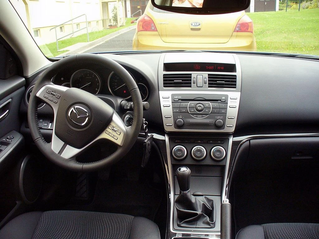 Mazda 6 GH interior autodrivel