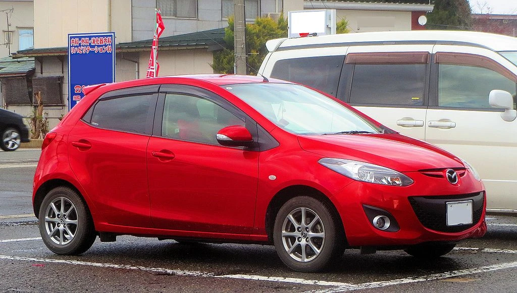 Mazda 2 DE front side autodrivel