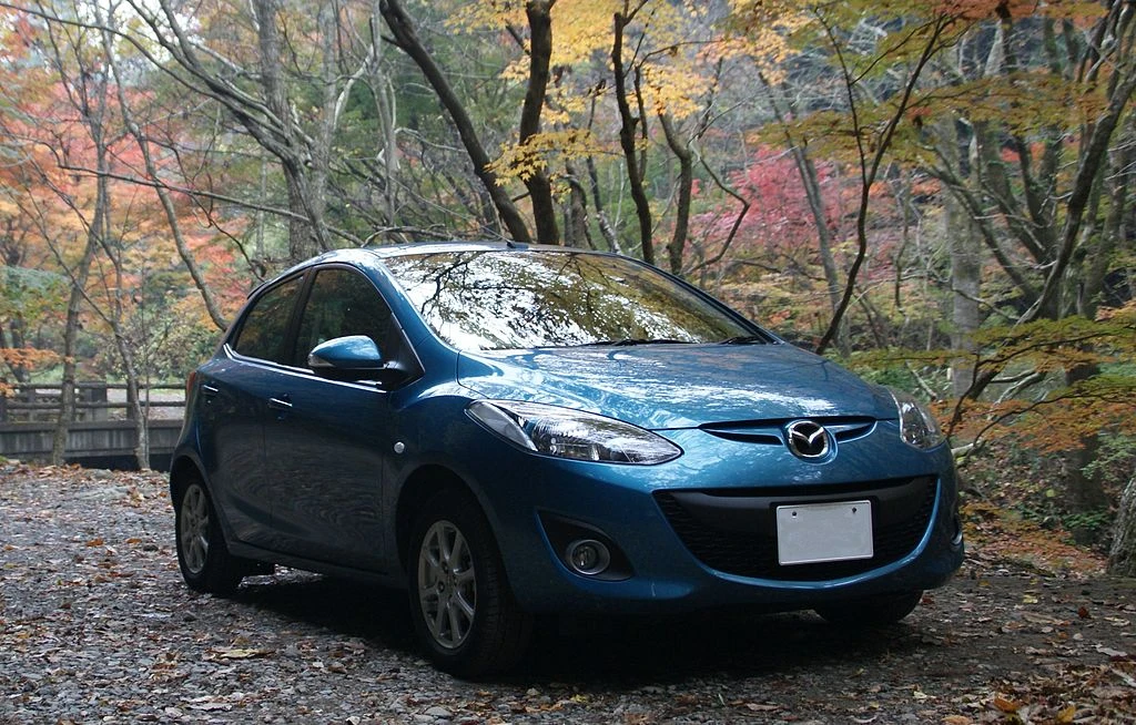 Mazda 2 DE front autodrivel