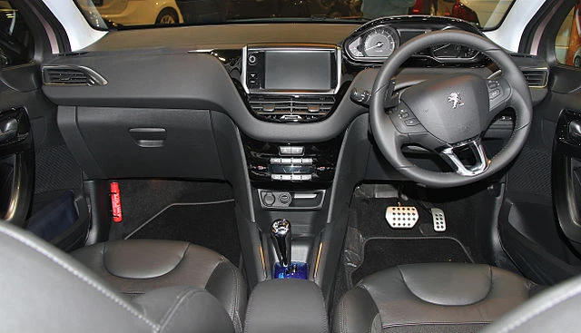 Peugeot 208 A9 interior autodrivel