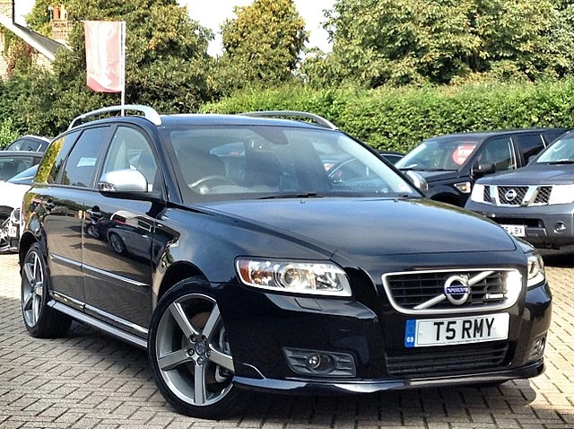 Review : Volvo V50 ( 2004 – 2012 )