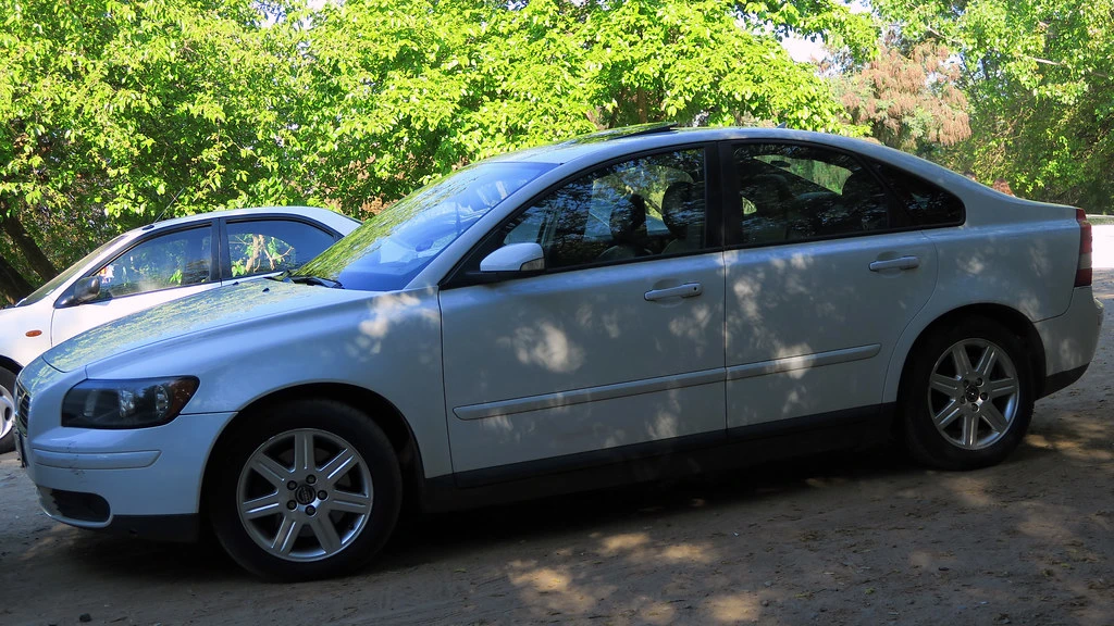 Volvo S40 II side autodrivel