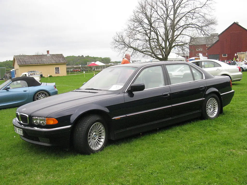 Review: BMW 7 Series E38 ( 1994 &#8211; 2001 )