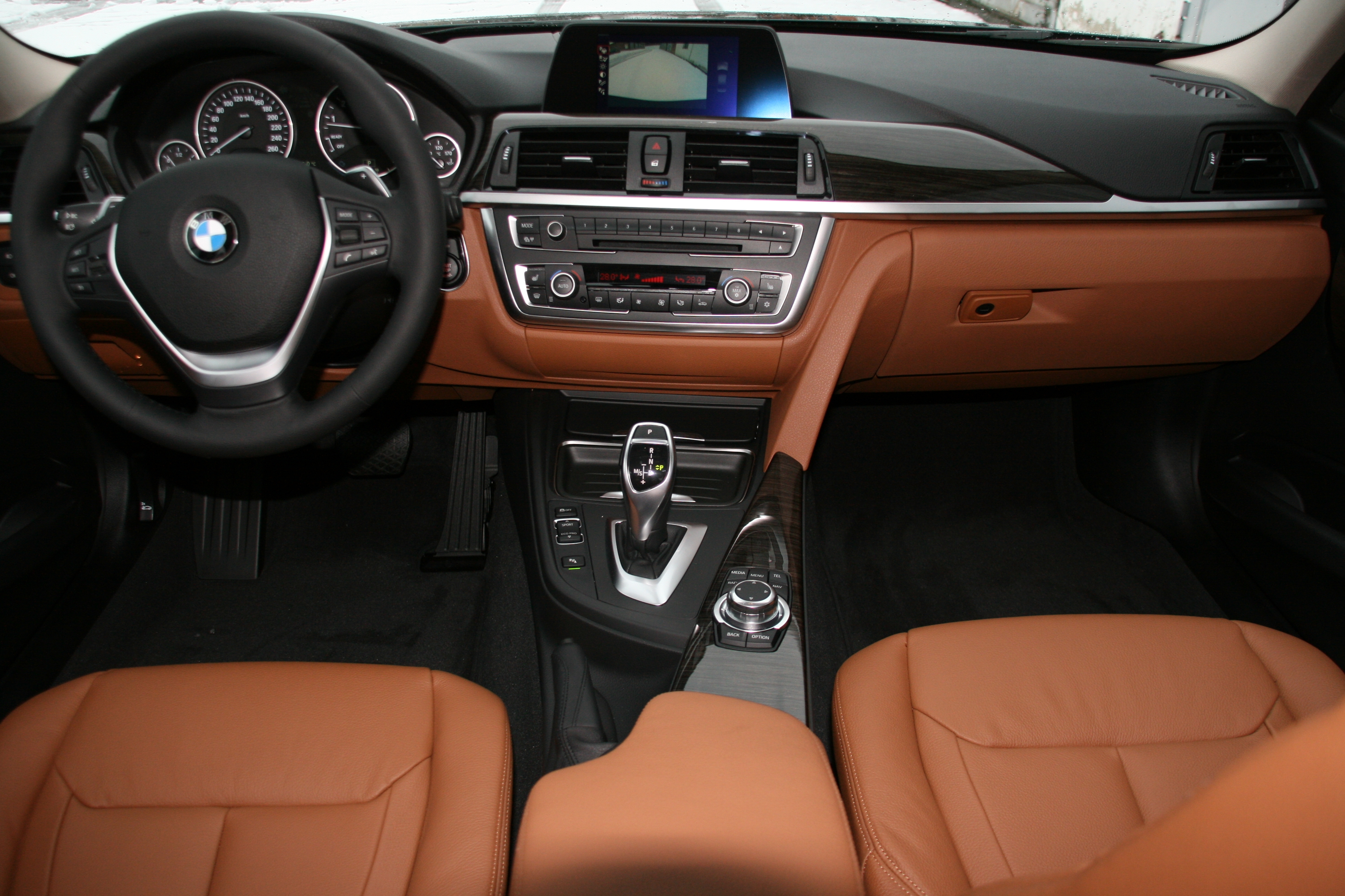 BMW-Seria-3-F30-interior-autodrivel