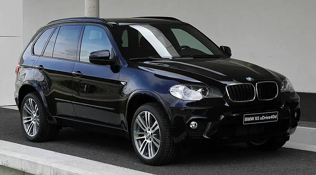 BMW X5 E70 front side almostcarreviews