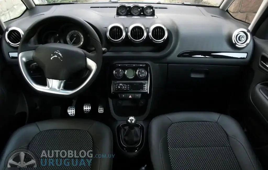 Citroen C3 SC interior almostcarreviews