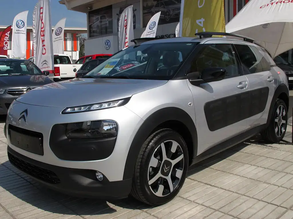 Citroen C4 Cactus front side almostcarreviews