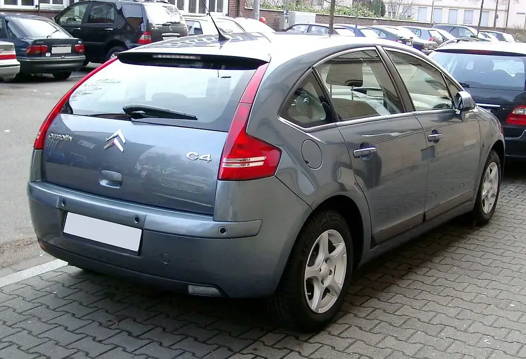 Citroen C4 I rear side almostcarreviews