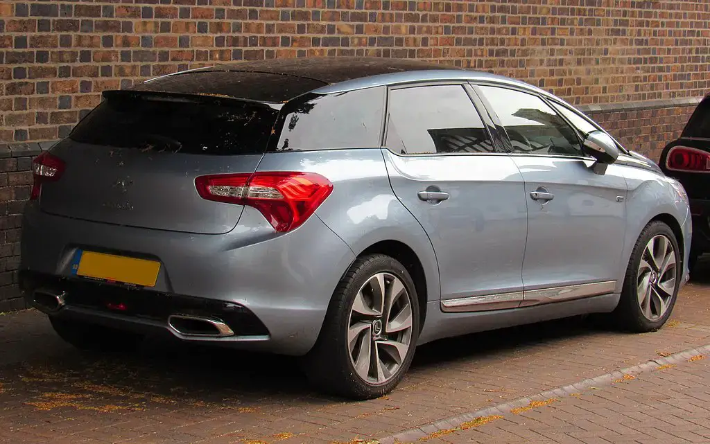 Citroen DS5 I rear almostcarreviews