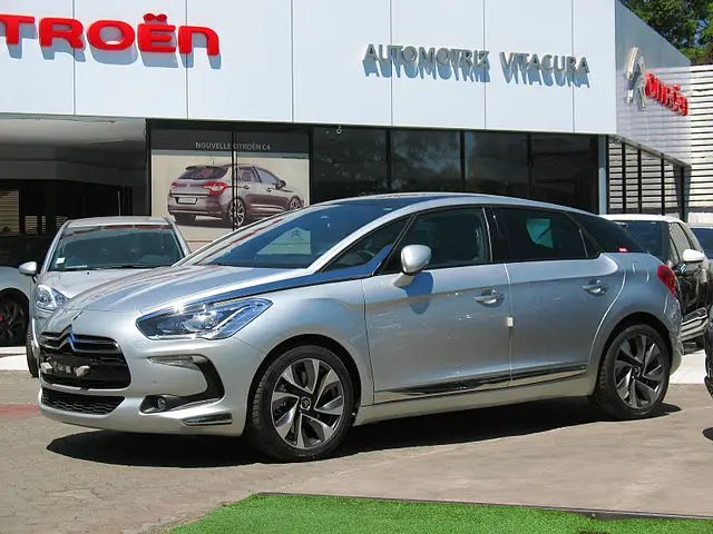 Review: Citroen DS 5 (2011 – 2019)