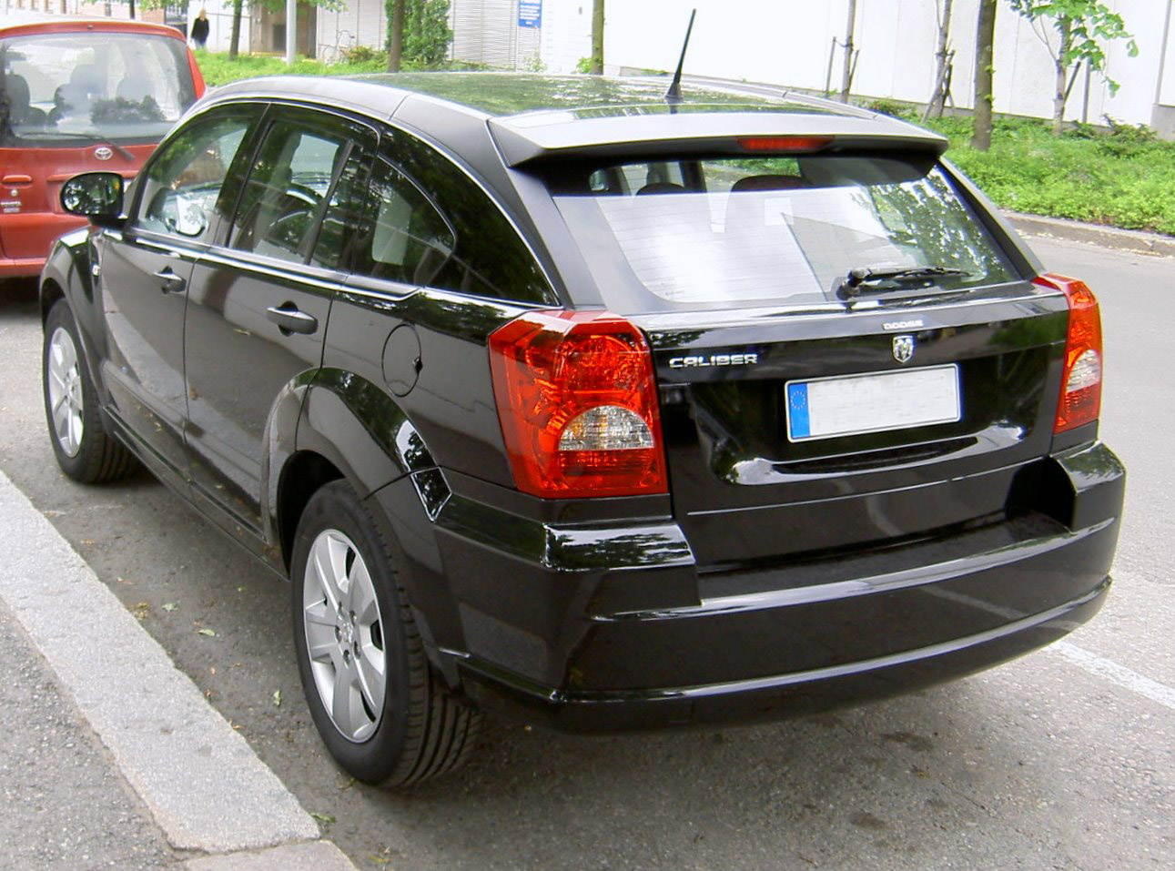 Dodge Caliber rear almostcarreviews