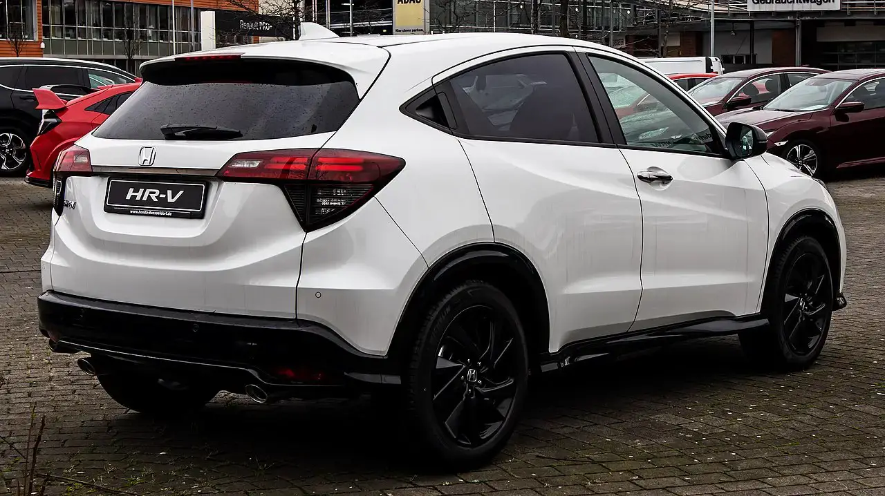 Honda HR-V RU rear almostcarreviews