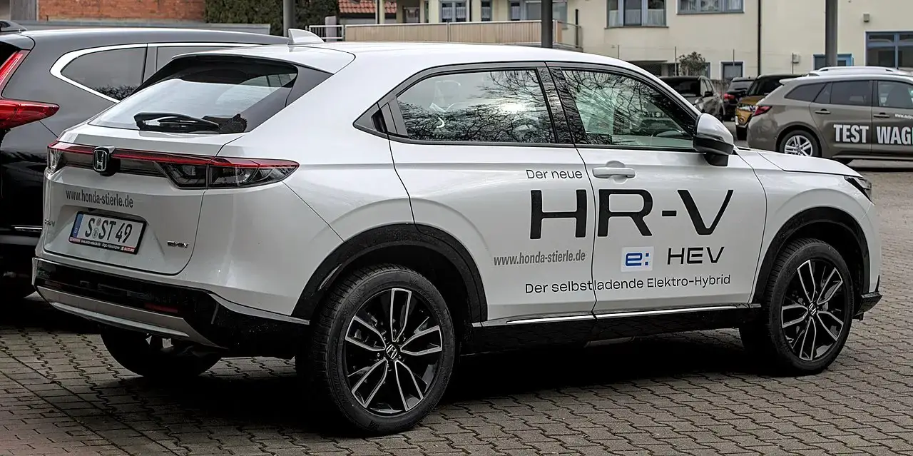 Honda HR-V RV rear almostcarreviews