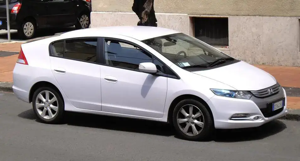 Honda Insight ZE2 side almostcarreviews