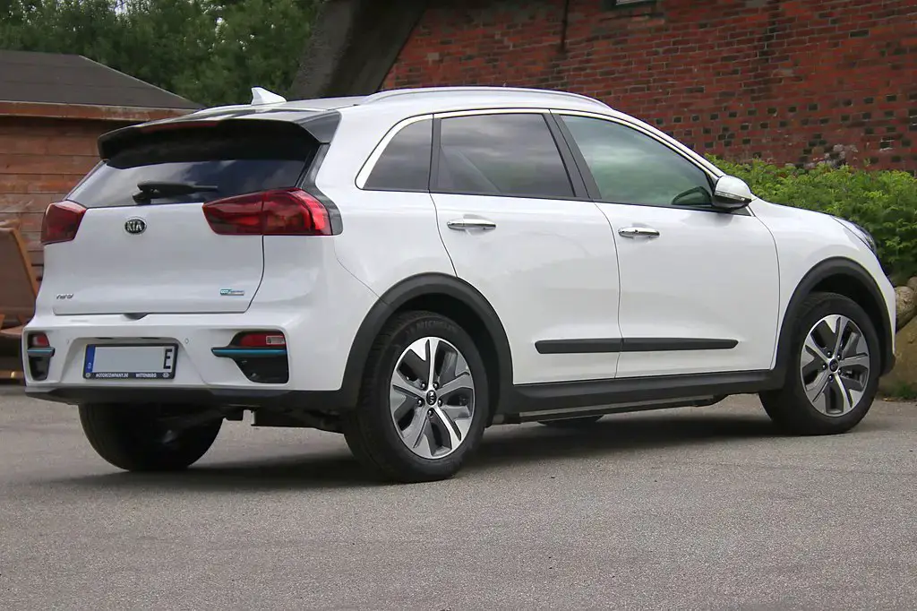 Kia Niro DE rear side autodrivel