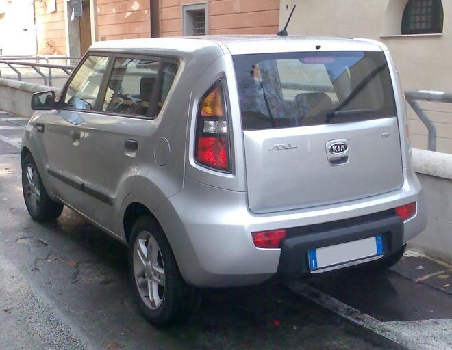 Kia Soul AM rear autodrivel