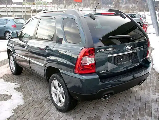 Kia Sportage KM rear almostcarreviews