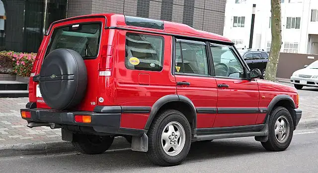 Land Rover Discovery L318 rear almostcarreviews