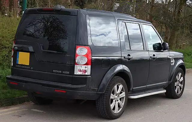 Land Rover Discovery LR4 rear almostcarreviews