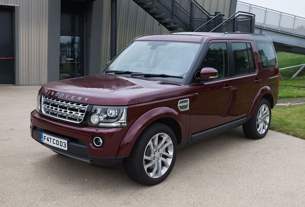 Land Rover Discovery LR4 side front almostcarreviews