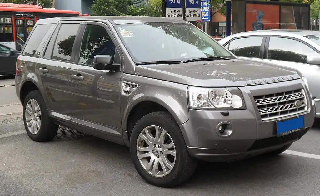 Land Rover Freelander L359 front side almostcarreviews