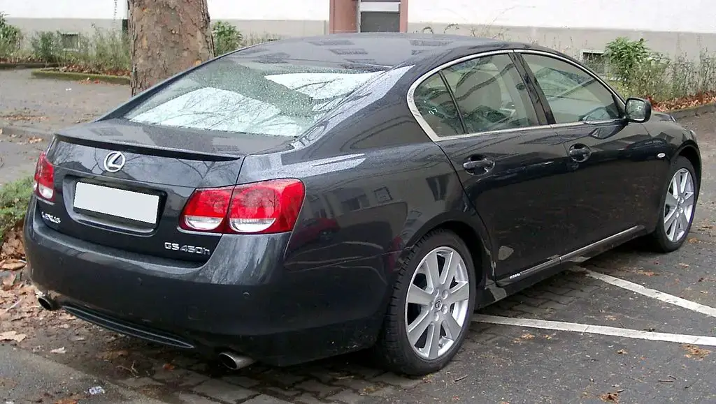 Lexus GS S190 rear side almostcarreviews