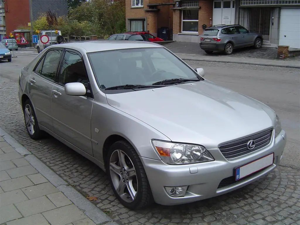 Review: Lexus IS XE10 (1998 – 2005)