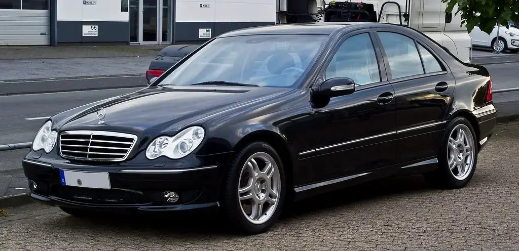 Mercedes C Class W203 side almostcarreviews