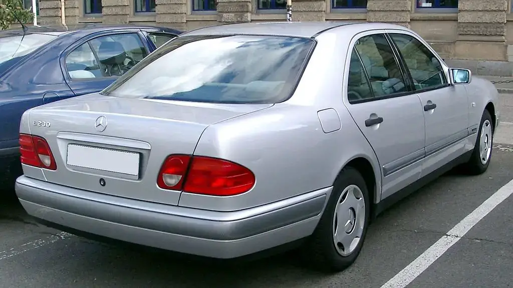 Mercedes E Class W210 rear autodrivel