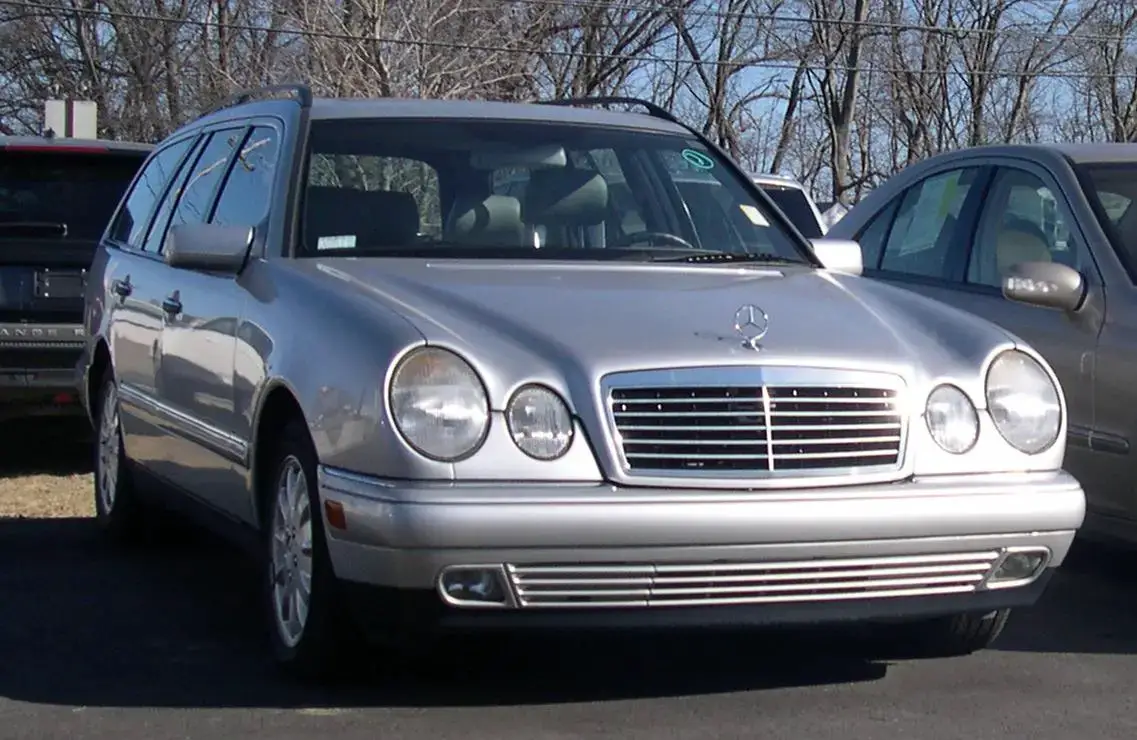 Mercedes E Class W210 wagon autodrivel