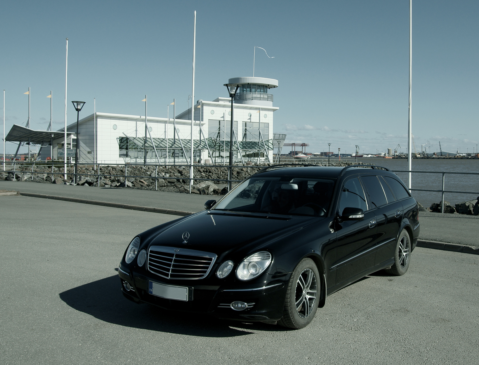 Mercedes E Class W211 wagon autodrivel