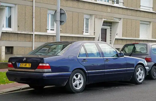 Mercedes-S-Class-W140-rear-autodrivel