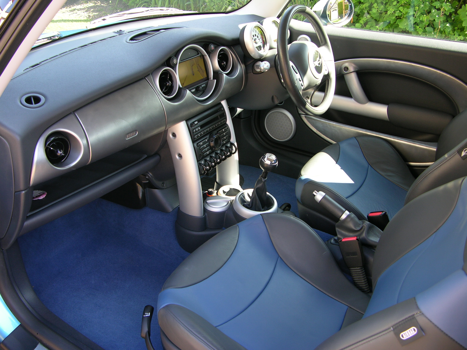 Mini Cooper R53 interior almostcarreviews