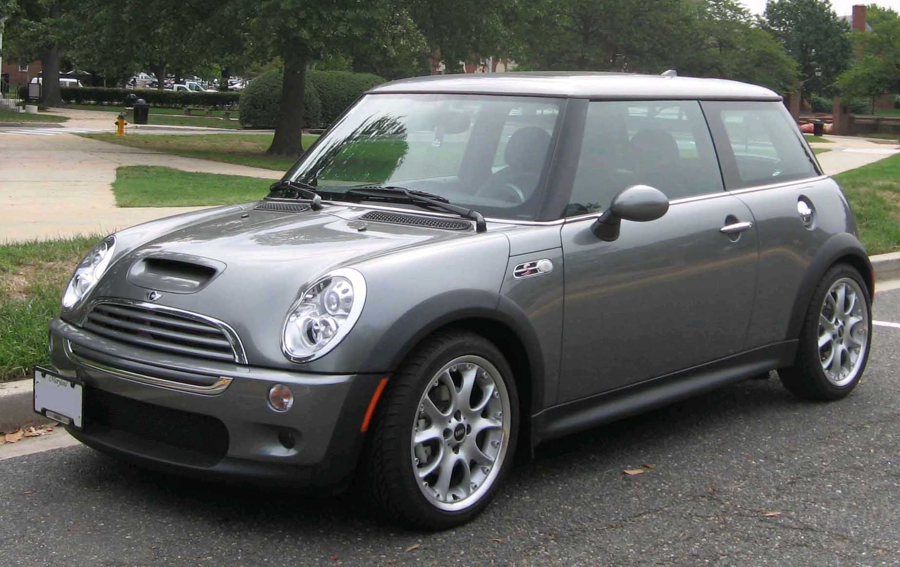 Mini Cooper R53 side almostcarreviews