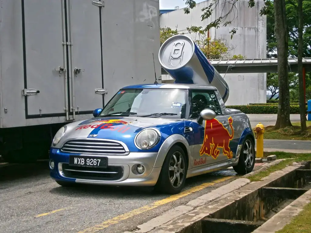 Mini Cooper R56 red bull almostcarreviews