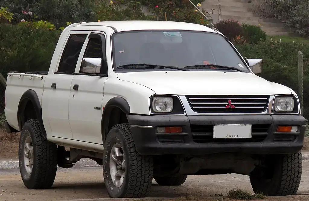 Mitsubishi L200 K50 front old almostcarreviews