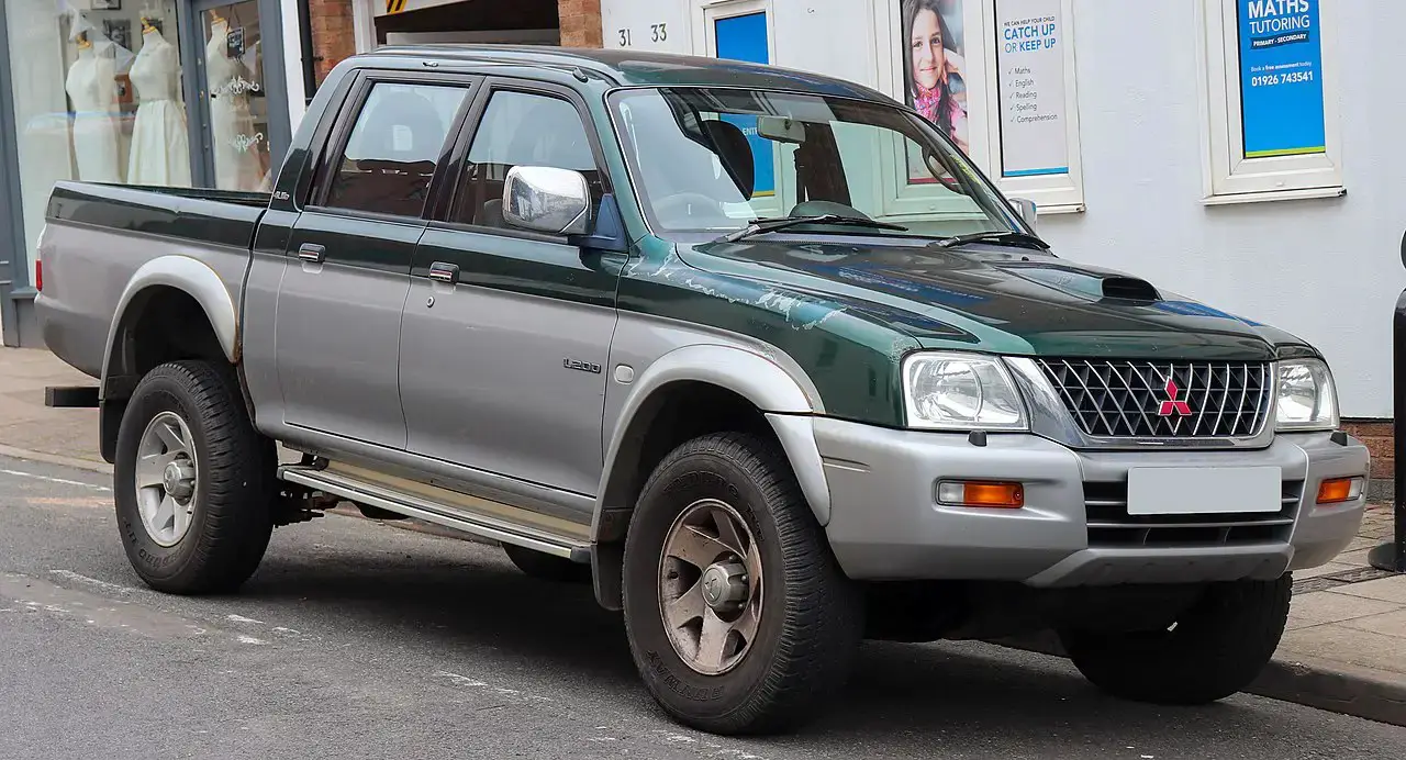 Mitsubishi L200 K50 front side almostcarreviews