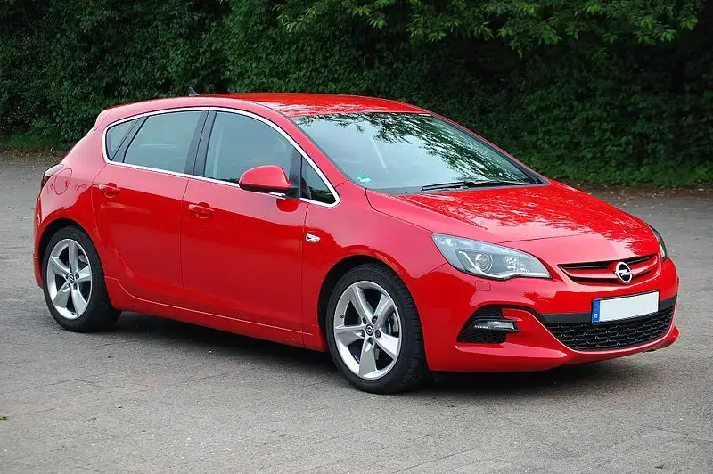 Opel Astra J almostcarreviews