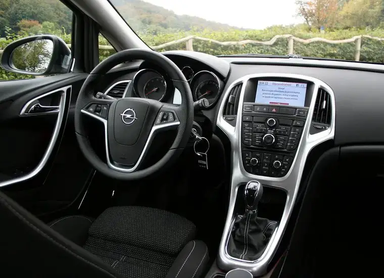 Opel Astra J interior almostcarreviews