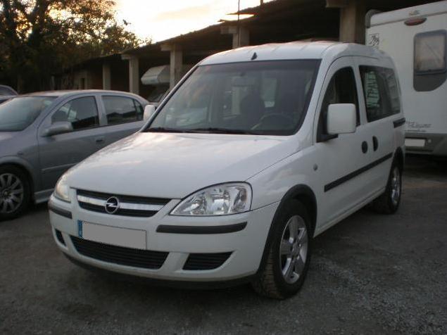 Vauxhall Combo C front autodrivel