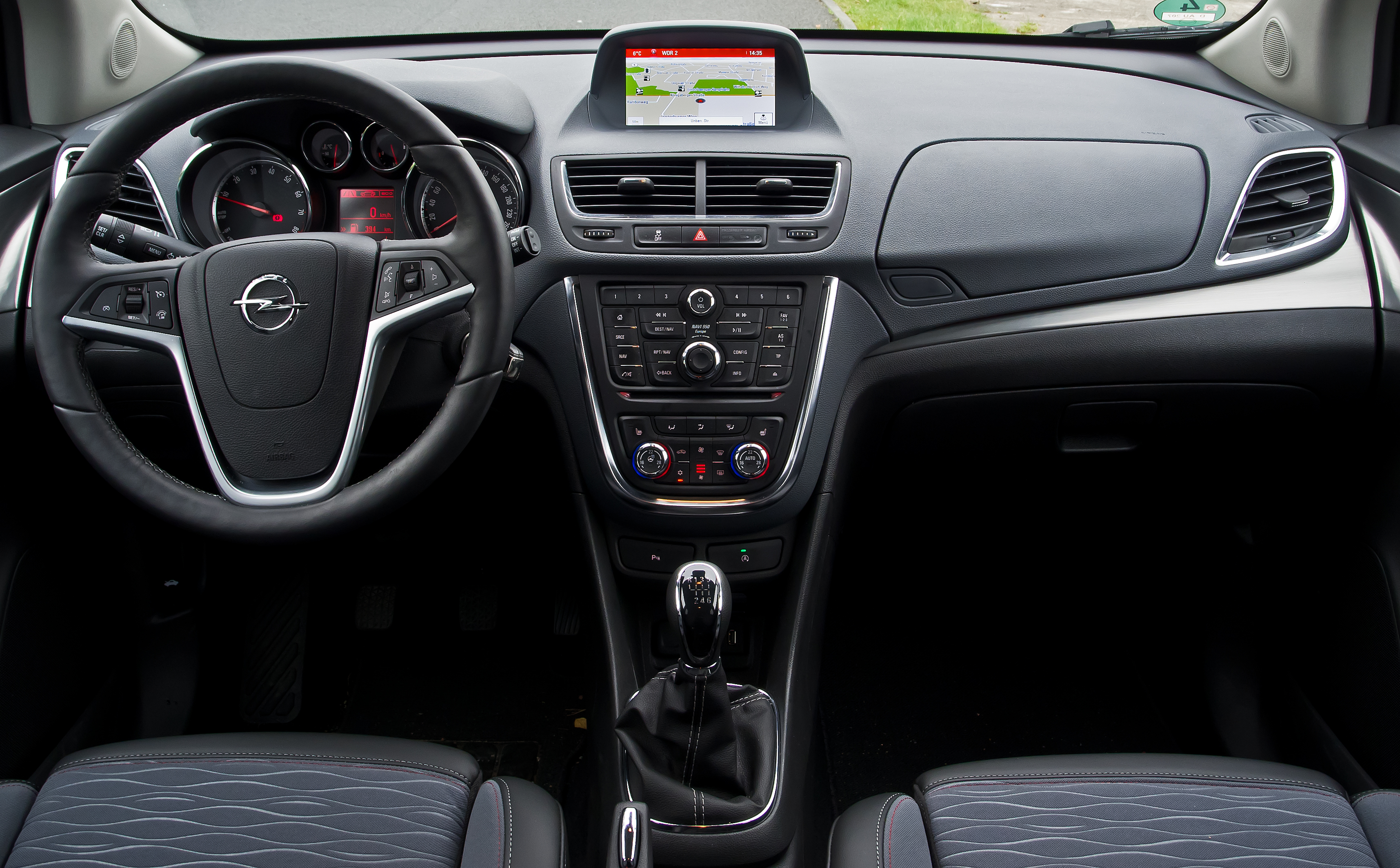 Vauxhall Mokka J13 interior autodrivel