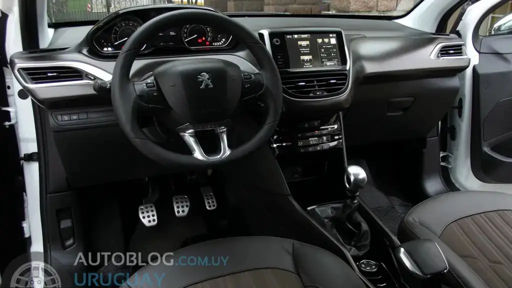 Peugeot 2008 A94 interior almostcarreviews