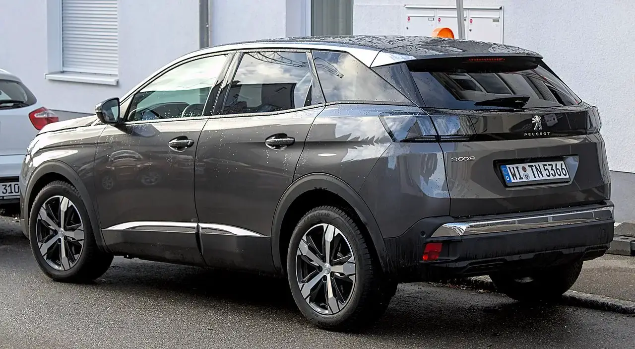 Peugeot 3008 P84 rear side almostcarreviews