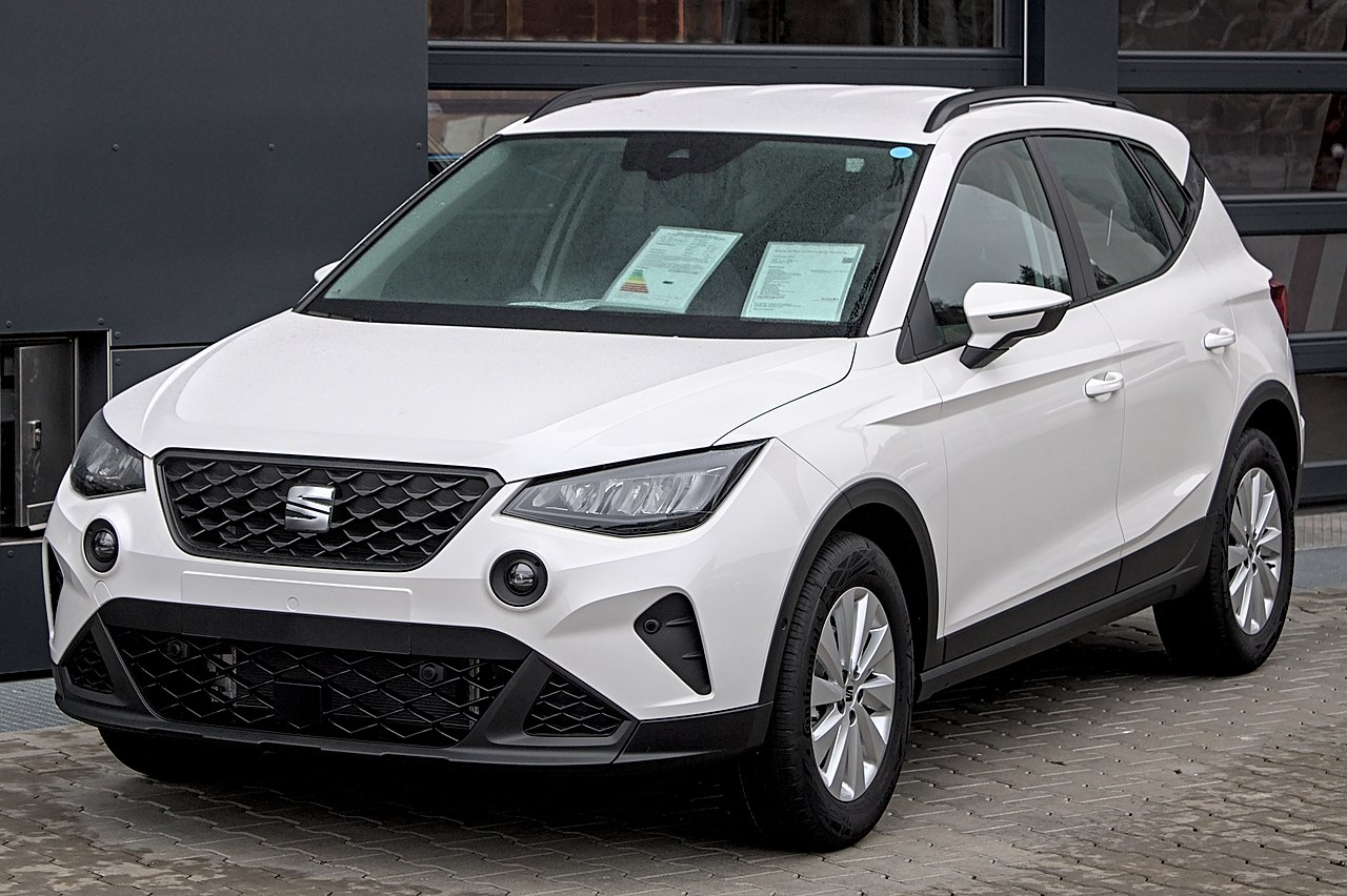 Seat Arona KJ7 front almostcarreviews