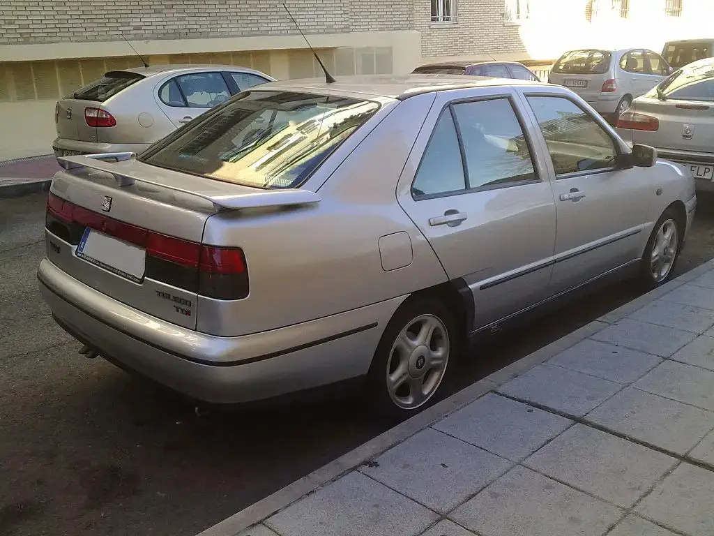 Seat Toledo 1L rear side almostcarreviews