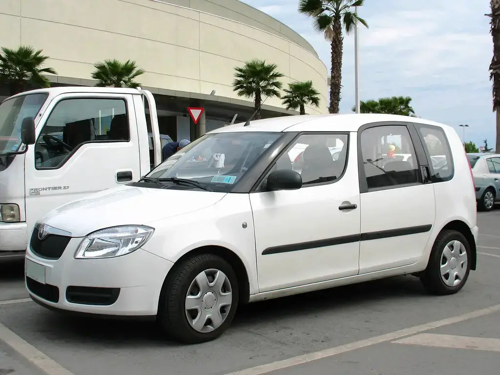 Skoda Roomster side 2 almostcarreviews