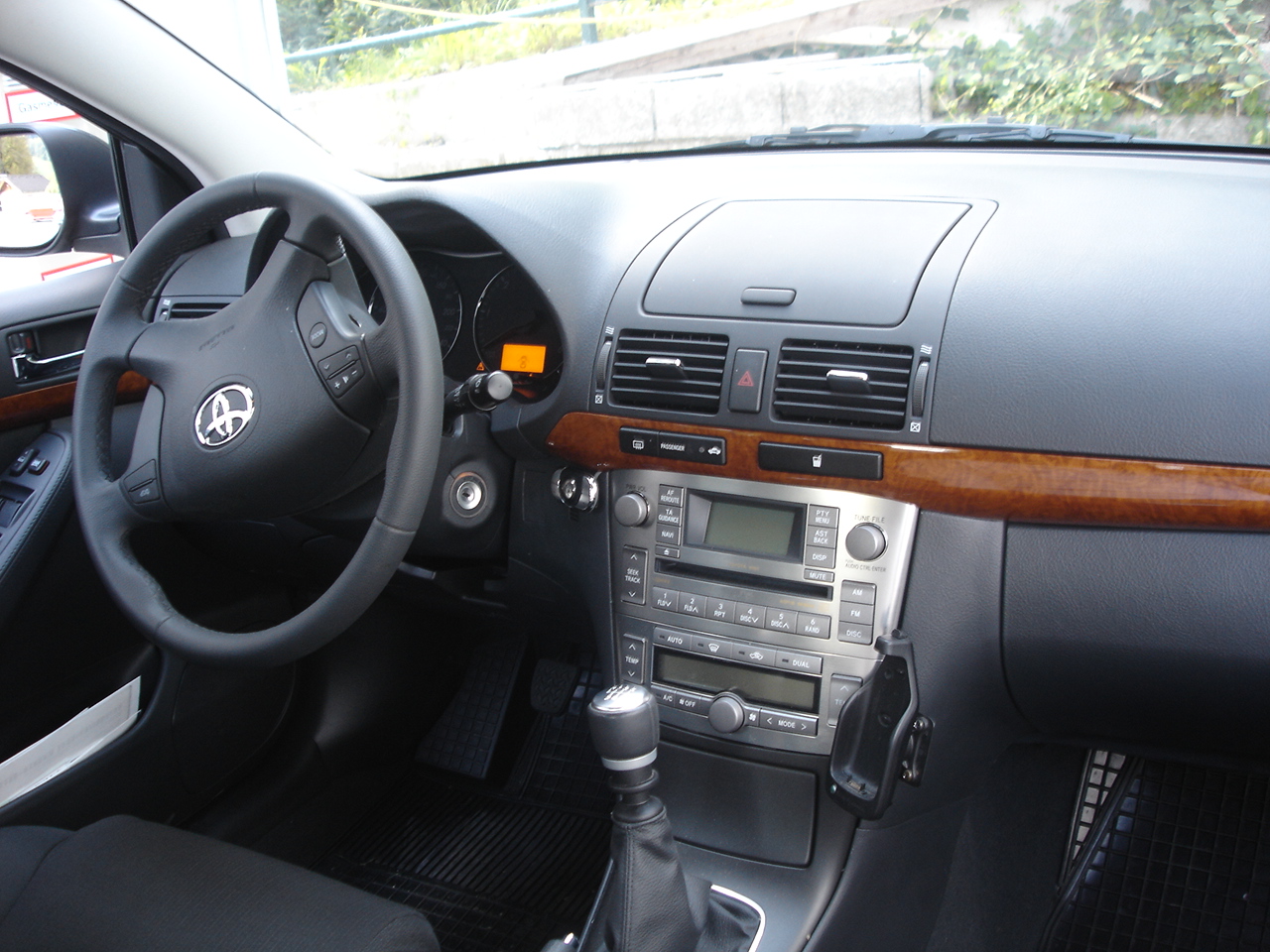 Toyota Avensis T250 interior almostcarreviews