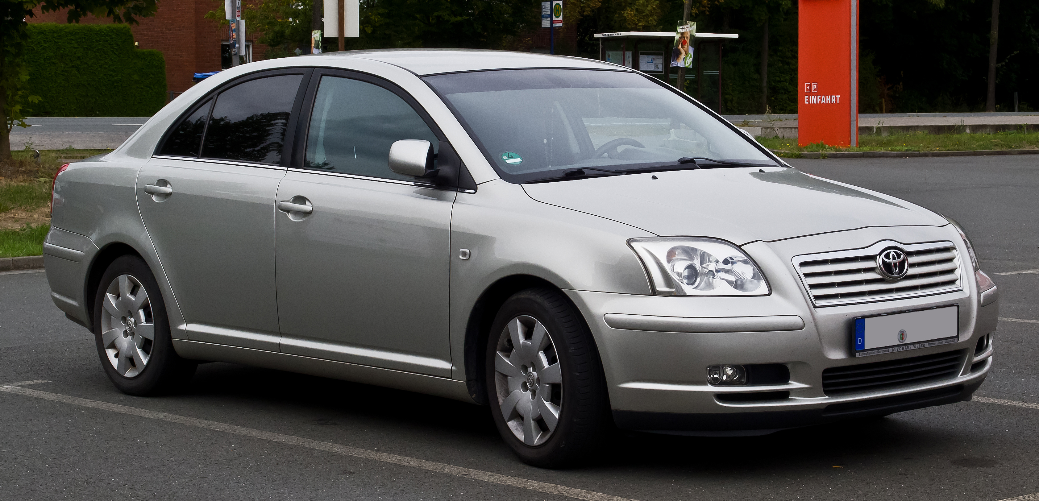 Toyota Avensis T250 side almostcarreviews